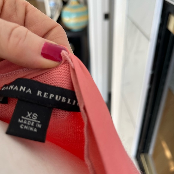 Banana Republic lightweight coral sweater with stain ribbon - Picture 9 of 13